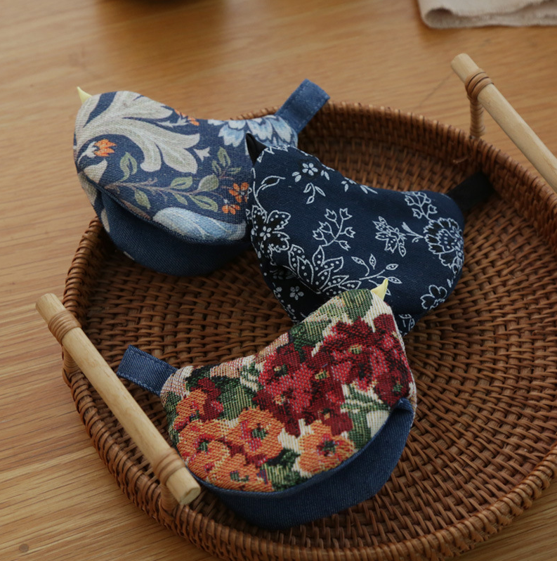 Bird Fabric Pot Handle Cover - Floral Padded Kitchen Handle Protector for Teapot & Pan
