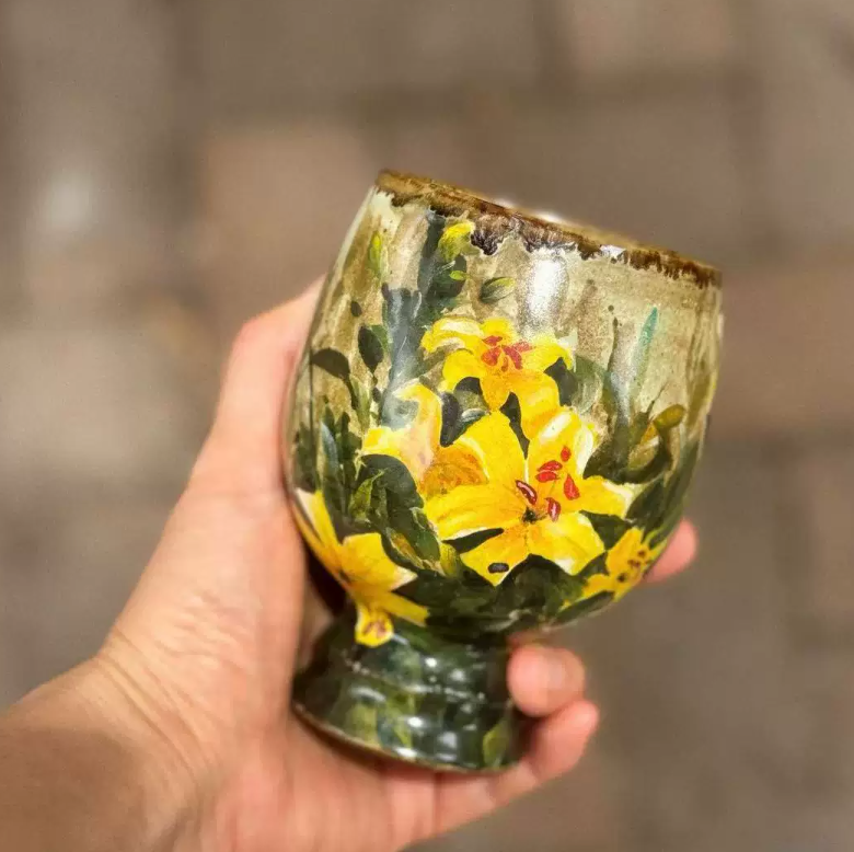 Golden Lily Oil-Painted Tea Cup