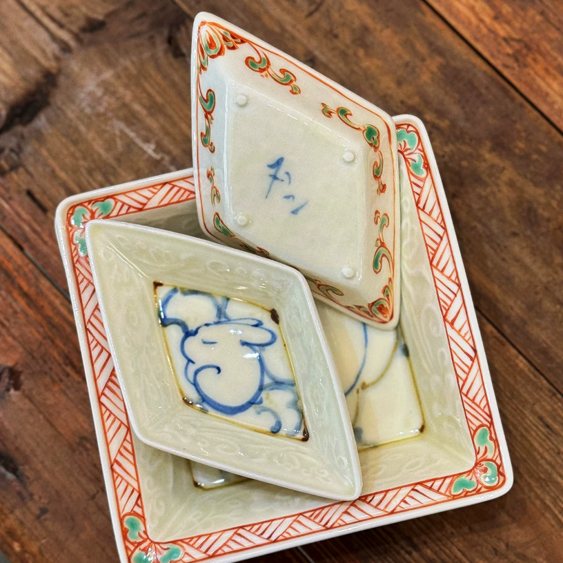 Crimson Harmony Square Tea Tray