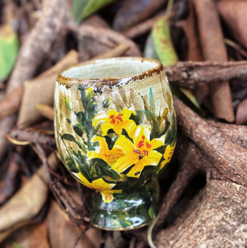 Golden Lily Oil-Painted Tea Cup