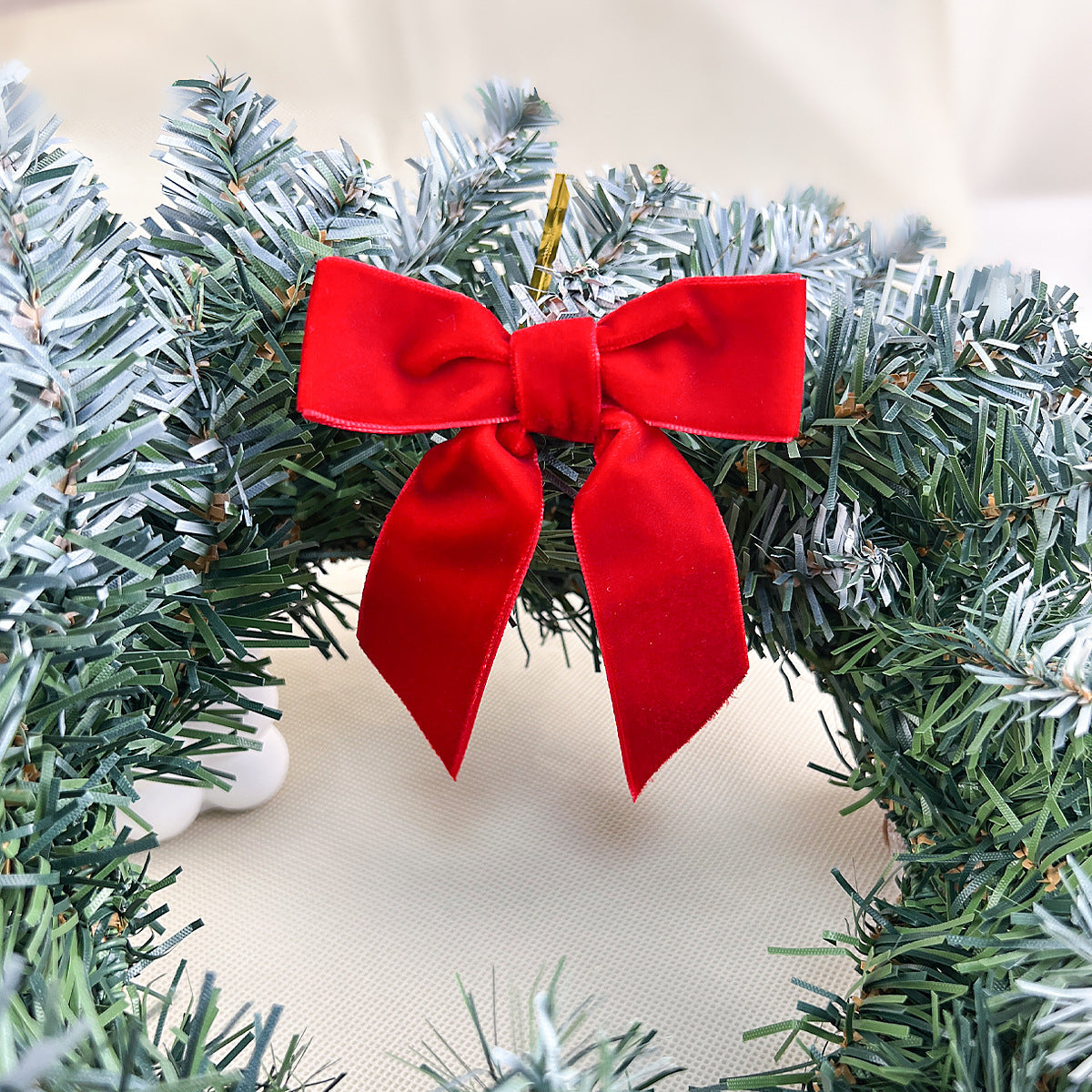 24-Piece Christmas Velvet Bow Ornament Set – 8 cm Red & Burgundy Holiday Bows with Gold Twist Ties for Christmas Tree, Wreath & Gift Decor
