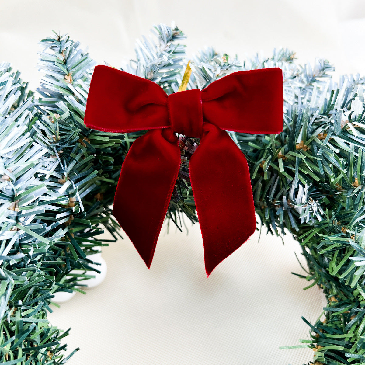 24-Piece Christmas Velvet Bow Ornament Set – 8 cm Red & Burgundy Holiday Bows with Gold Twist Ties for Christmas Tree, Wreath & Gift Decor