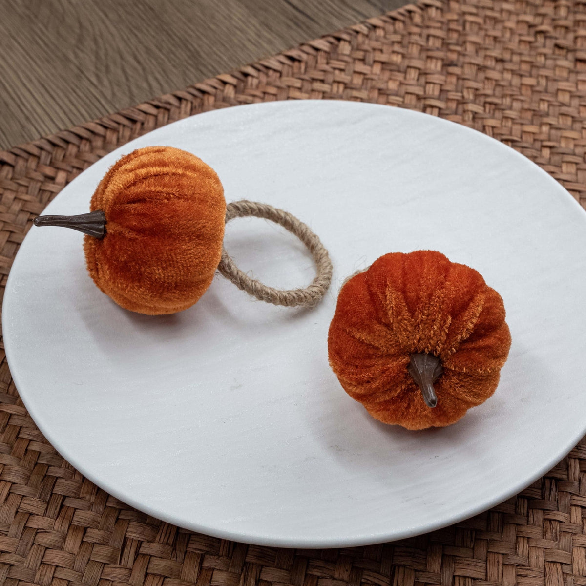 Velvet Look Pumpkin Napkin Rings for Thanksgiving Tables