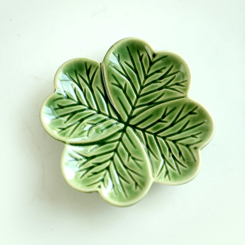 Ceramic Clover Leaf Trinket Dish – Green Leaf Jewelry Tray with Botanical Embossed Design for Rings, Earrings, Home Decor & Gift