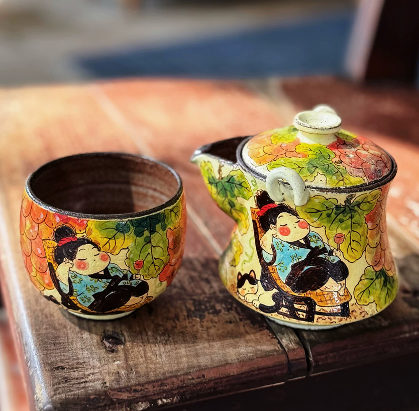 Dreamy Curves Treasure Pot Teaware
