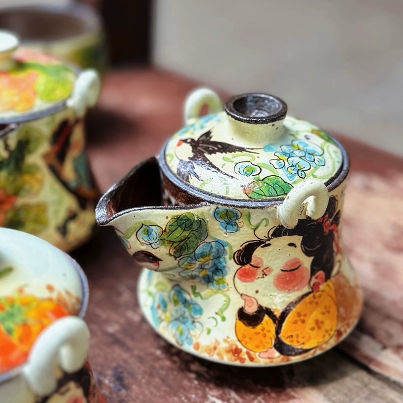 Dreamy Curves Treasure Pot Teaware