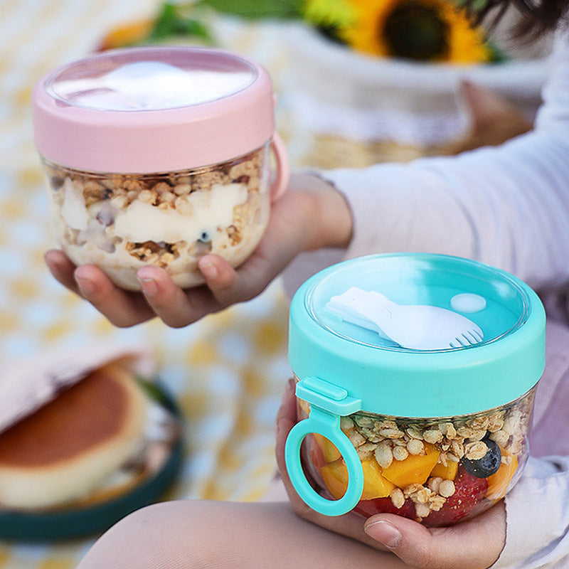 Portable Breakfast Oatmeal Cup with Spoon – 600ml Thickened PC Cereal Container with Lid & Handle for Yogurt, Fruit and Snacks