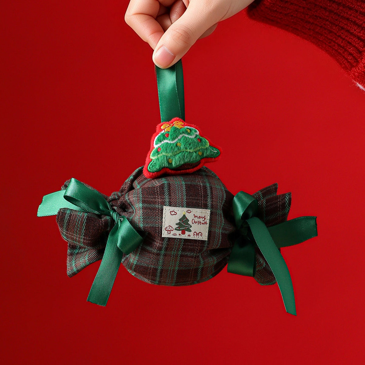 Christmas Eve Apple Gift Bag Mini Holiday Candy Pouch with Santa Hat Design