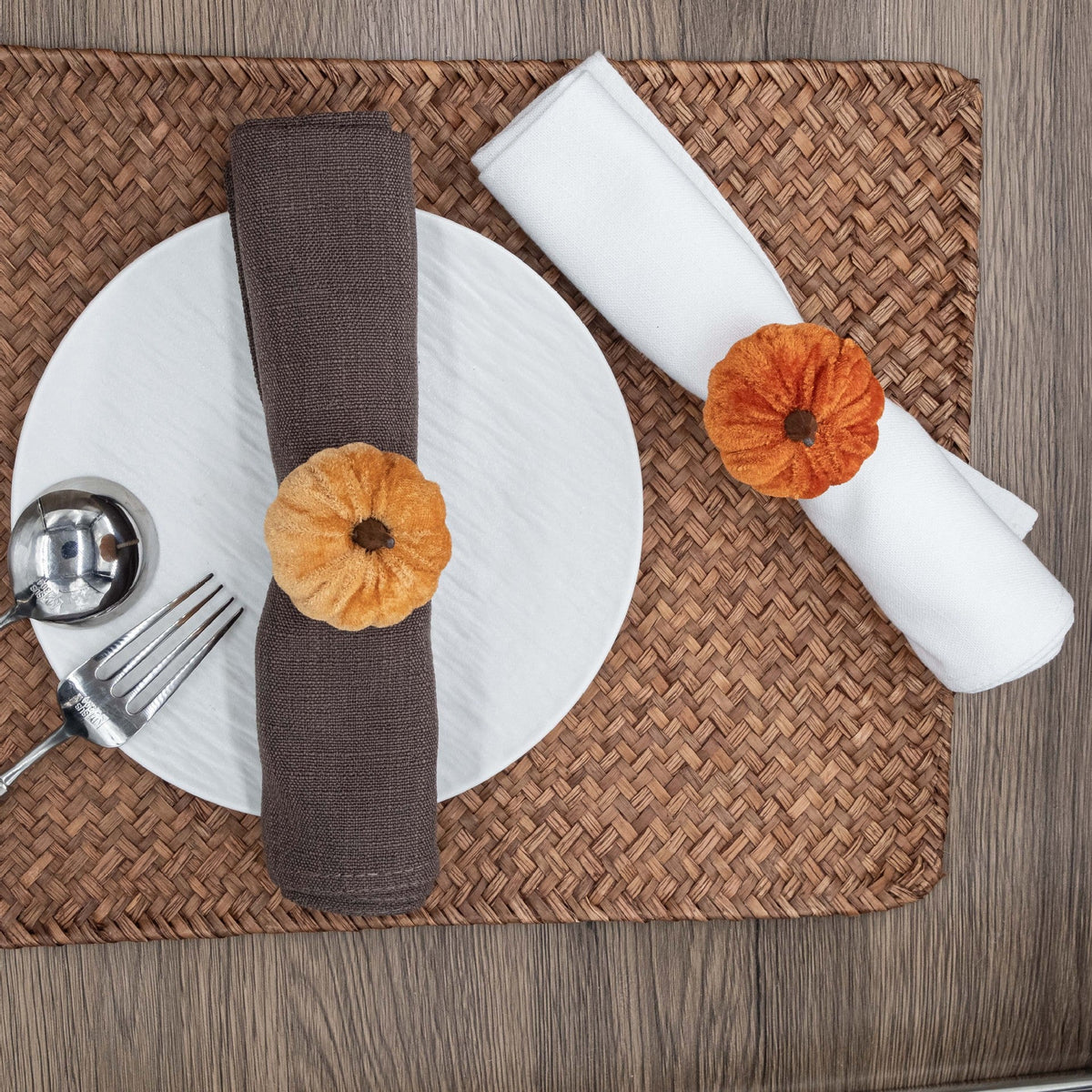 Velvet Look Pumpkin Napkin Rings for Thanksgiving Tables
