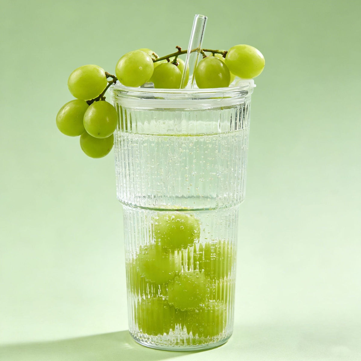 550ml Ribbed Glass Tumbler with Lid Clear Iced Coffee Drinking Cup