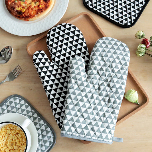 Thick Heat Resistant Oven Mitt & Pot Holder Set for Baking, Microwave & Kitchen Use