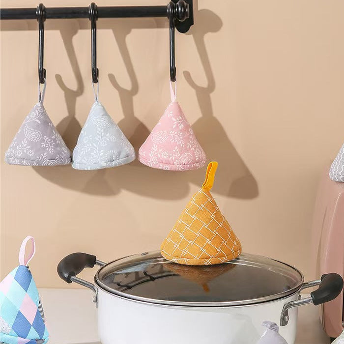 Cute Triangle Heat Resistant Pot Lid Mitt